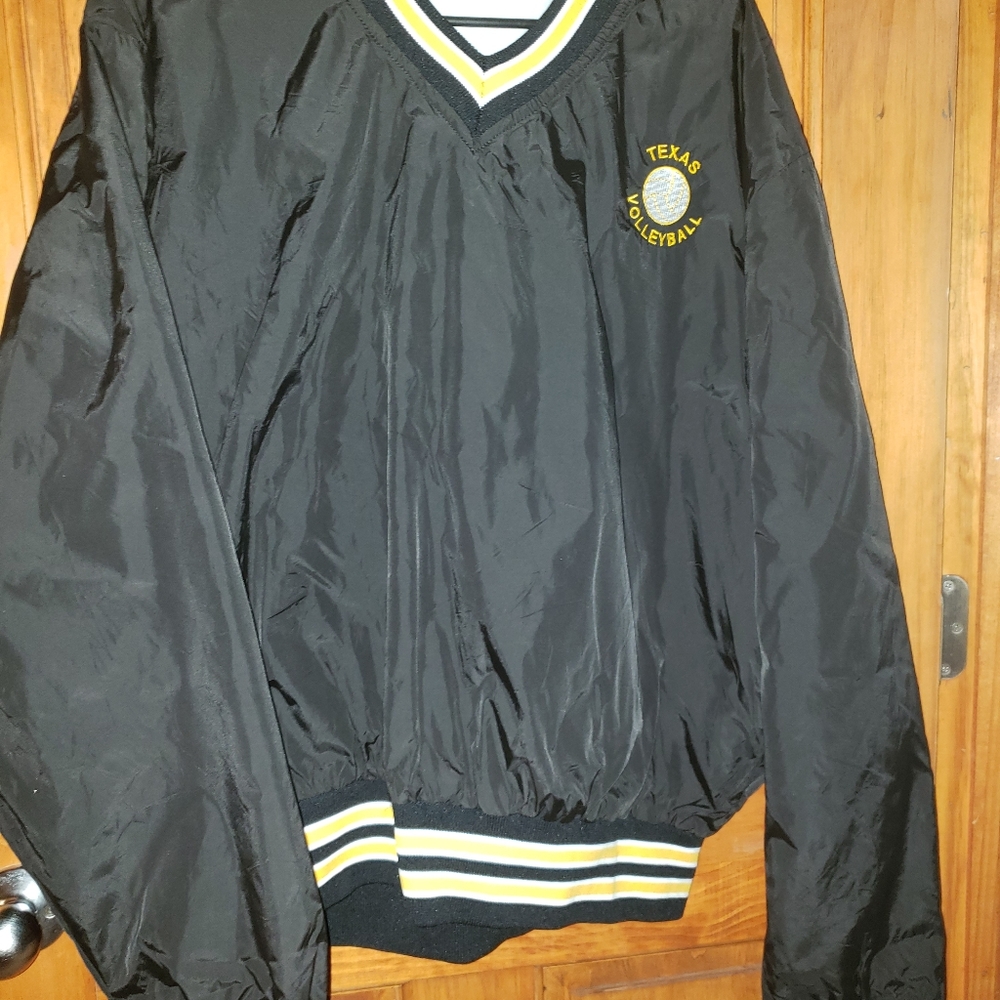 Pullover windbreaker